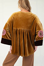 Load image into Gallery viewer, Embroidered Velvet Tunic